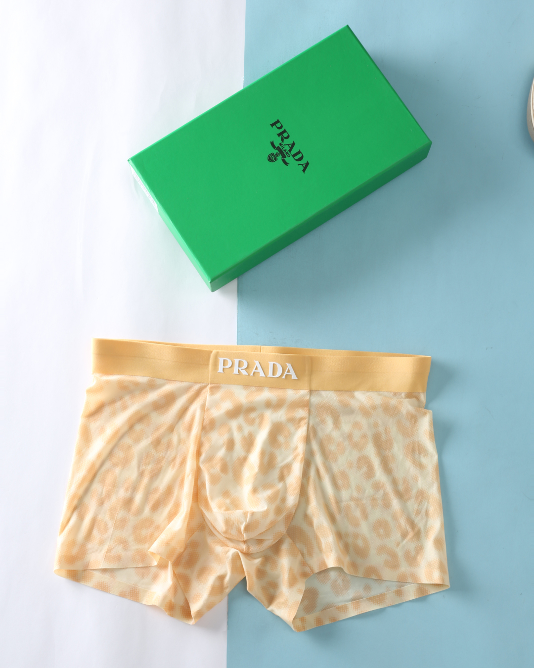  新品普拉达PA*拉 2025ss春夏新款，男士超薄冰丝印花内裤、采用超薄网眼冰丝面料，30D超细旦纱线