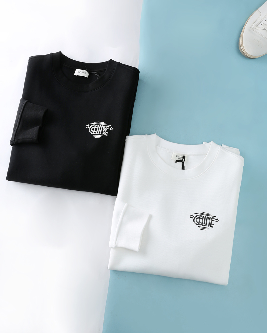 NO:607533,Cel*Lin 25FW early autumn new high-weight air-layer cotton basic round-neck sweatshirt, men's classic letter offset logo fashion sports and leisure pullover sweatshirt!  Trading company channels are scarce, and GW is on sale simultaneously!  A fashion masterpiece that combines exquisite craftsmanship and elegant design, it is like a low-key and connotative poem, telling a story about taste and style!  Carefully selected imported 400g air-layer cotton fabric, the fabric is soft, warm, breathable, light and drapey. Its unique quadruple fiber structure makes the fabric less prone to wrinkles, and its skin-friendliness and comfort are first-class. It is undoubtedly the high-end choice among environmentally friendly fabrics. The classic plain knitting process gives the fabric a unique texture, amazingly comfortable touch, and its high-end quality can be recognized at a glance, with a full sense of class. The body of the garment is just right  The face is designed with creative offset printing, and the large letter offset printing on the back is full of vitality. The use of solid colors makes the overall style more simple and fashionable, showing a unique fashion charm. The classic cut and the upper body effect are just right. It can be easily controlled whether it is worn alone or layered, showing excellent matching performance. It is not inferior even when worn alone, showing confidence and calmness. Item No. cl-2002#  Size 48/M-56/3XL 48 Shoulder width 43 Bust 102 Dress length 66 Sleeve length 62 50 Shoulder width 47 Bust 106 Dress length 67 Sleeve length 63 52 Shoulder width 47 Bust 110 Dress length 68 Sleeve length 64 54 Shoulder width 49 Bust 114 Dress length 70 Sleeve length 65 56  Shoulder width 51, bust 118, length 72, sleeve length 66,,hoodie,sweatshirts,alexander wang19860909Cel *琳 25FW早秋新款高克重空气层棉布基础圆领卫衣,男士经典字母胶印标识时尚运动休闲套头卫衣！贸易公司渠道稀出,同步GW发售！一款集精致工艺与优雅设计于一身的时尚杰作,宛如一首低调而富有内涵的诗篇,诉说着关于品味与格调的故事！ 精心甄选进口400g空气层棉布面料,面料柔透保暖,透气性佳,轻盈且垂感十足.其独特的四重纤维结构,让面料不易产生皱褶,亲肤性与舒适度堪称一流,无疑是环保面料中的高端之选.经典平纹针织工艺赋予面料独特的质感,触感惊人舒适,一眼便能识别出其高端品质,档次感十足.衣身正面采用创意胶印设计,搭配背后的大幅字母胶印,活力感满满.纯色色系的运用,让整体风格更加简约时尚,展现出独特的时尚魅力.经典的版型裁剪,上身效果恰到好处,无论是单穿还是叠穿,都能轻松驾驭,展现出卓越的搭配性能,即使单穿也毫不逊色,尽显自信与从容.货号cl-2002# 尺码48/M-56/3XL 48 肩宽43胸围102衣长66袖长62 50 肩宽47胸围106衣长67袖长63 52 肩宽47胸围110衣长68袖长64 54 肩宽49胸围114衣长70袖长65 56 肩宽51胸围118衣长72袖长66,,hoodie,sweatshirts,alexander wang,Men's clothing