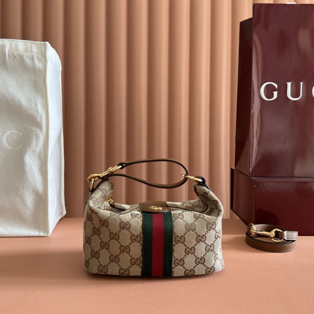Gucci Vanity GG Supreme Beige crossbody everyday