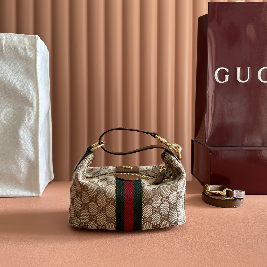 Gucci Vanity GG Supreme Beige crossbody everyday