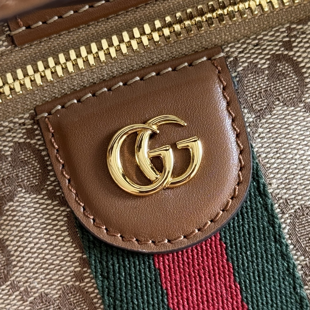 Gucci Vanity GG Supreme Beige crossbody everyday