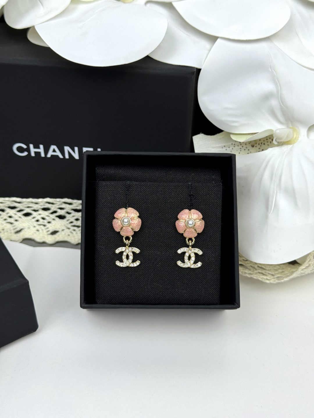 NO:677957,Ch@nel26C pink enamel camellia double C pendant earrings, Chanel earrings, chanel, earrings19860909Ch@nel26C粉色珐琅山茶花双C吊坠耳环,香奈儿耳钉,chanel,earrings,Jewelry
