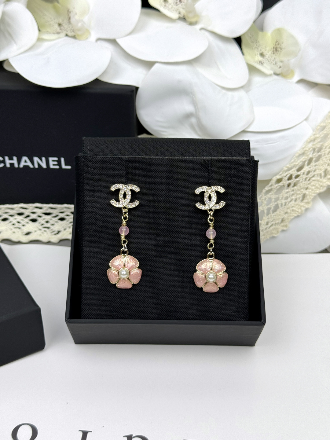 NO:677960,Ch@nel26C pink camellia enamel pendant double C earrings, Chanel earrings, chanel, earrings19860909Ch@nel26C粉色山茶花珐琅吊坠双C耳环,香奈儿耳钉,chanel,earrings,Jewelry
