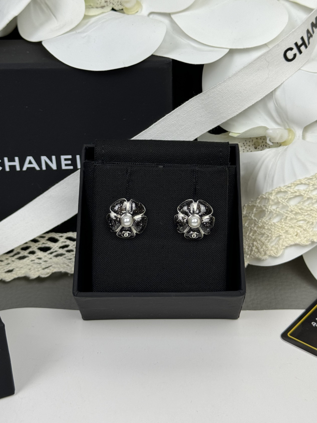 NO:677969,Ch@nel26C black camellia pearl enamel earrings, Chanel earrings, chanel19860909Ch@nel26C黑色山茶花珍珠珐琅耳钉,香奈儿耳钉,chanel,Jewelry