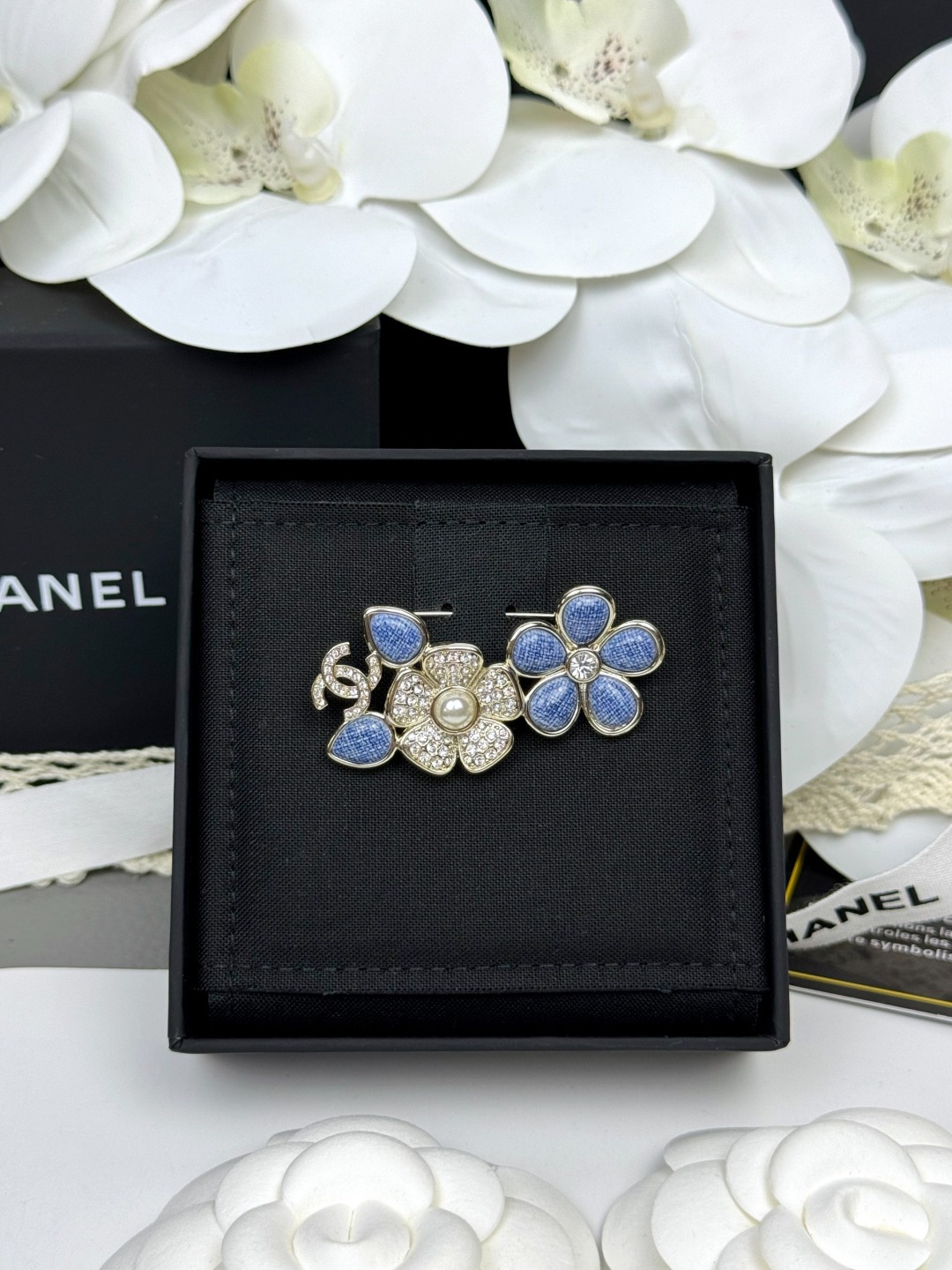 NO:688923,Ch@nel26C denim blue flower resin brooch, Chanel brooch, chanel, brooch, breastpin19860909Ch@nel26C丹宁蓝色花朵树脂胸针,香奈儿胸针,chanel,brooch，breastpin,Jewelry