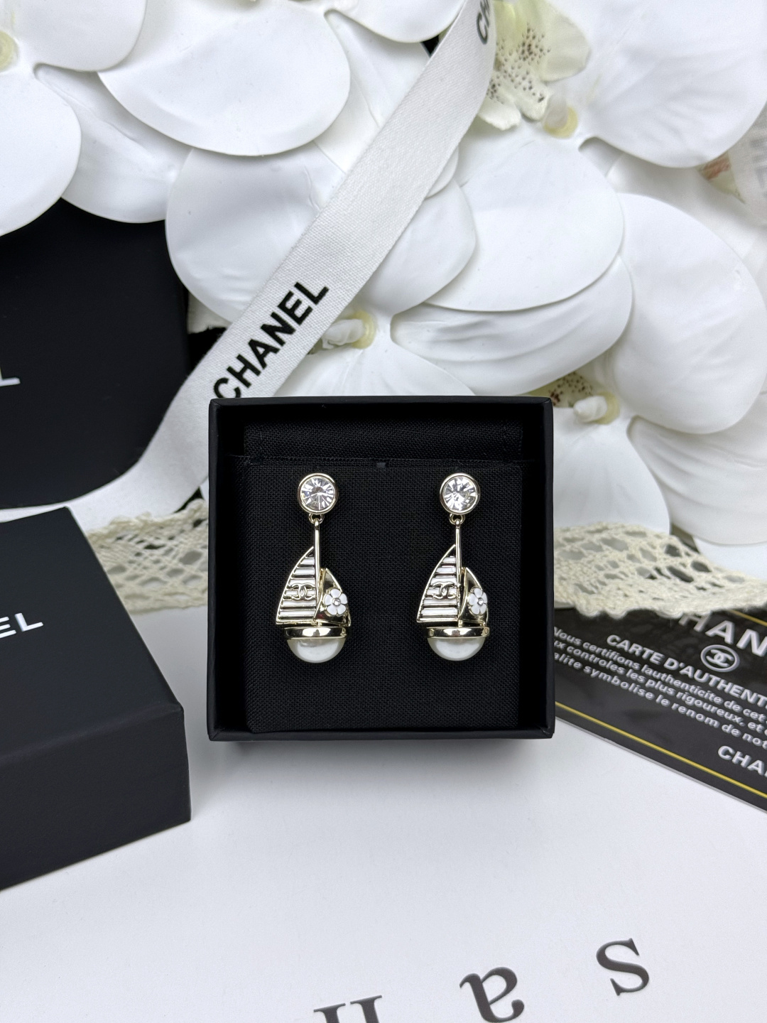 NO:703162,Ch@nel26C sailing ship enamel white flower pearl earrings, Chanel earrings, chanel, earrings19860909Ch@nel26C帆船珐琅白色花朵珍珠耳环,香奈儿耳钉,chanel,earrings,Jewelry