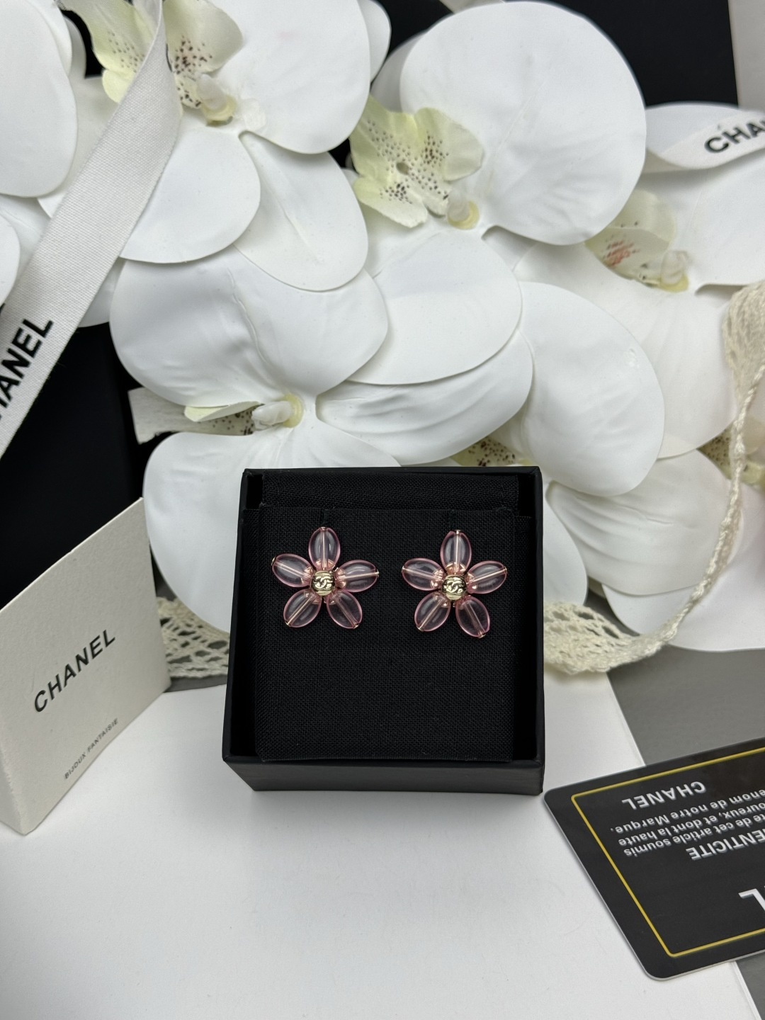NO:703244,Xiaoxiang's new pink bead flower earrings, Chanel earrings, chanel19860909小香新款粉色珠花朵耳钉,香奈儿耳钉,chanel,Jewelry