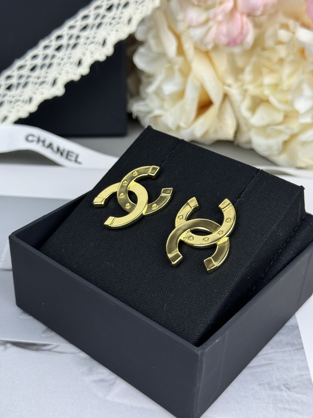 NO:766558,Xiaoxiang's new large gold glossy double c earrings, Chanel earrings, chanel, earrings19860909小香新款金色大号光面双c耳钉耳环,香奈儿耳钉,chanel,earrings,Jewelry