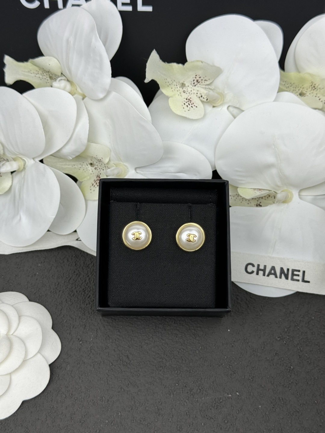 NO:921696,Ch@nel26A round resin pearl C letter earrings, Chanel earrings, chanel19860909Ch@nel26A圆形树脂珍珠C字母耳钉,香奈儿耳钉,chanel,Jewelry