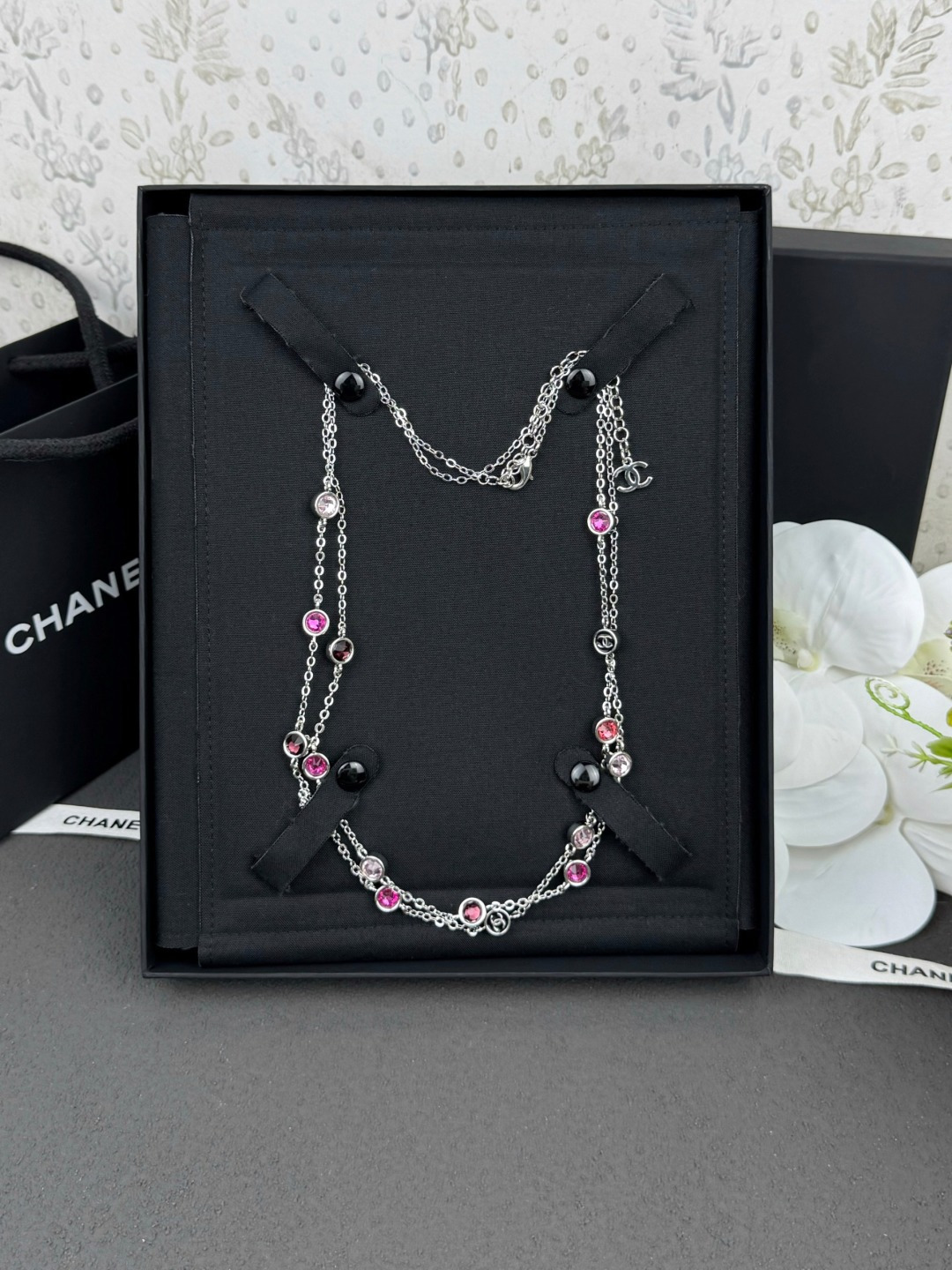NO:938551,Ch@nel26A pink gradient round brand long necklace sweater necklace, Chanel necklace, chanel, sweaters, necklace19860909Ch@nel26A粉色渐变圆牌长款项链毛衣链,香奈儿项链,chanel,sweaters,necklace,Jewelry