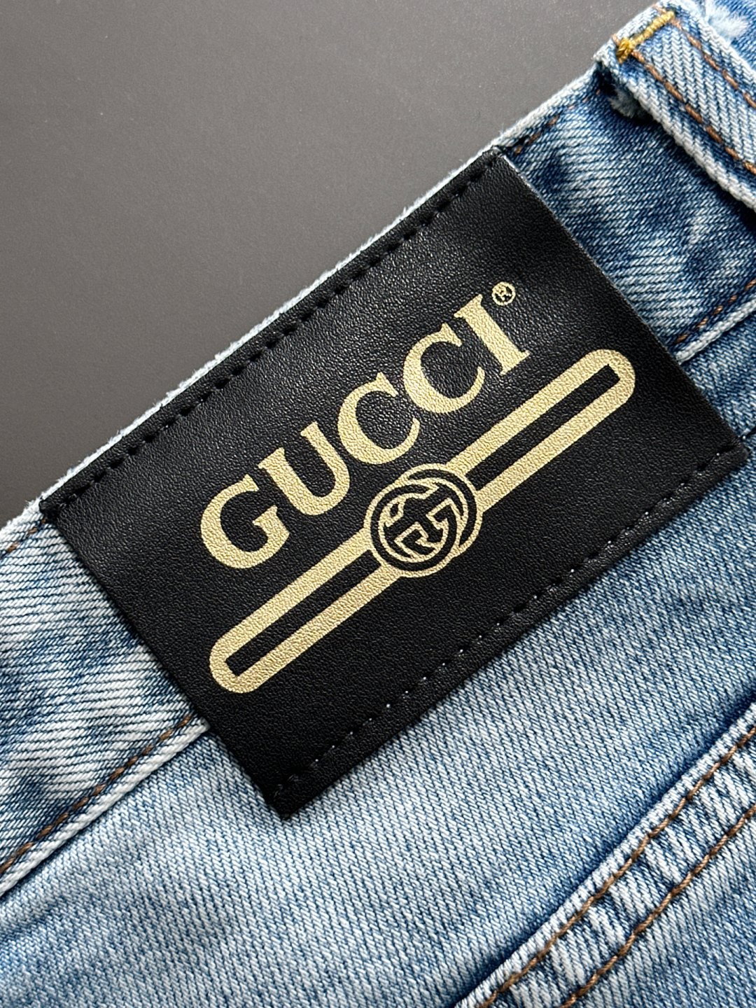  GUCCI🇫🇷 2025🔥🔥新款现货上市，原单爆款牛仔裤👖超级定制款，原版五金，超级重工工艺，版型超赞