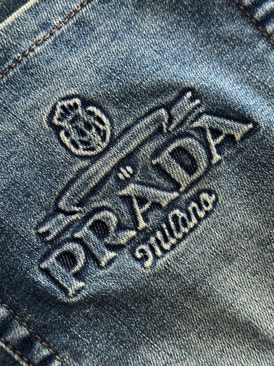  PRADA 🇫🇷 2025🔥🔥新款现货上市，原单爆款牛仔裤👖超级定制款，原版五金，超级重工工艺，版型超