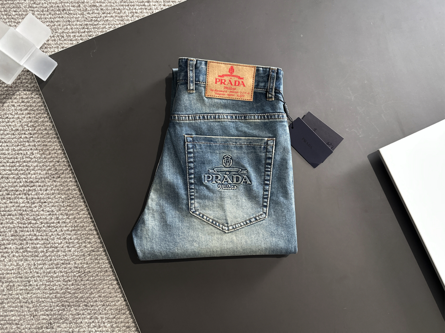  PRADA 🇫🇷 2025🔥🔥新款现货上市，原单爆款牛仔裤👖超级定制款，原版五金，超级重工工艺，版型超