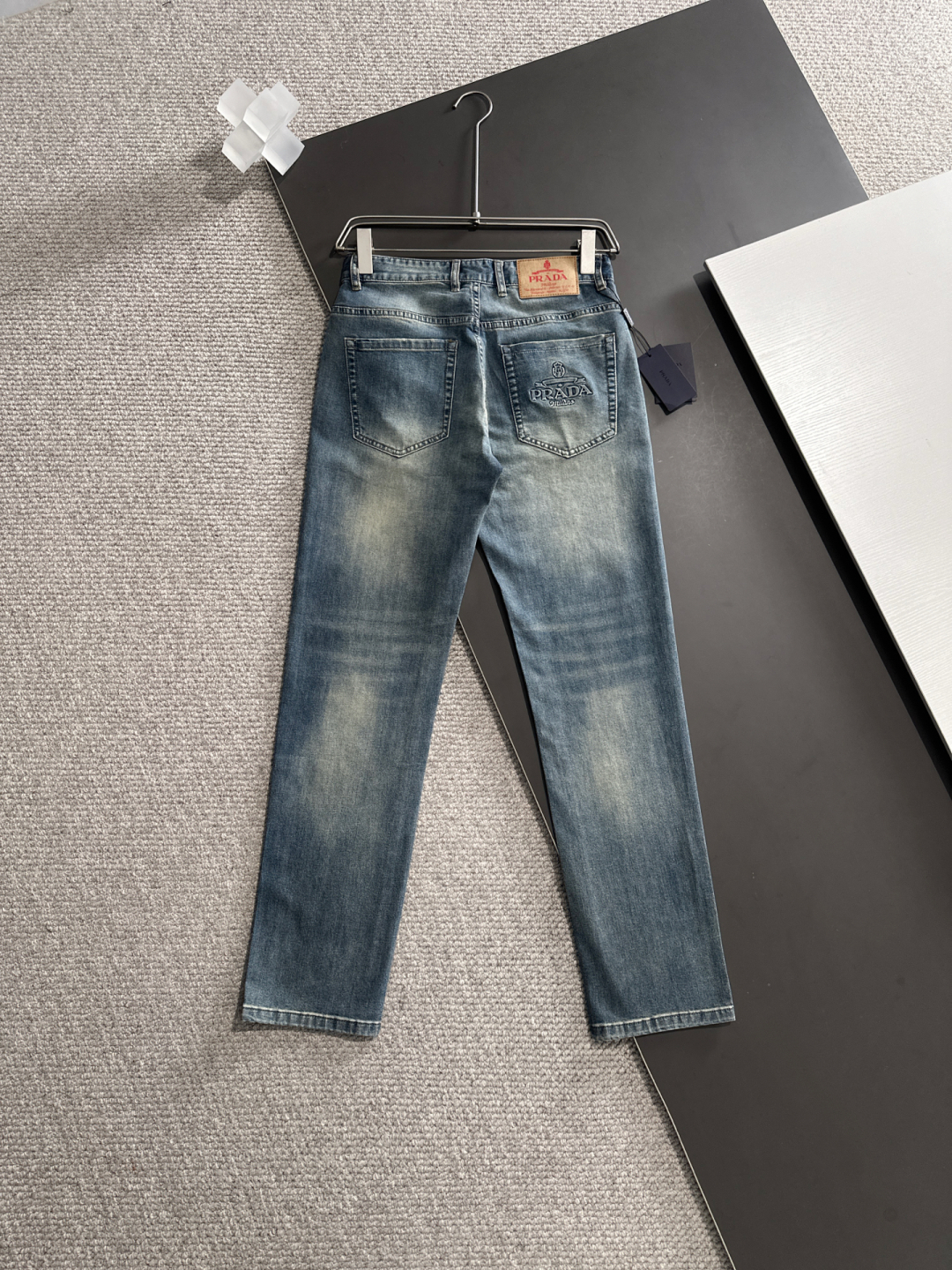  PRADA 🇫🇷 2025🔥🔥新款现货上市，原单爆款牛仔裤👖超级定制款，原版五金，超级重工工艺，版型超