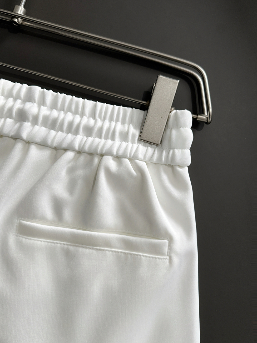 “PRAD 25SS Summer Shorts: High-Bullet Tampons, Fashion Comfort, Classic Logo, Hardware Detail” - 图片 8