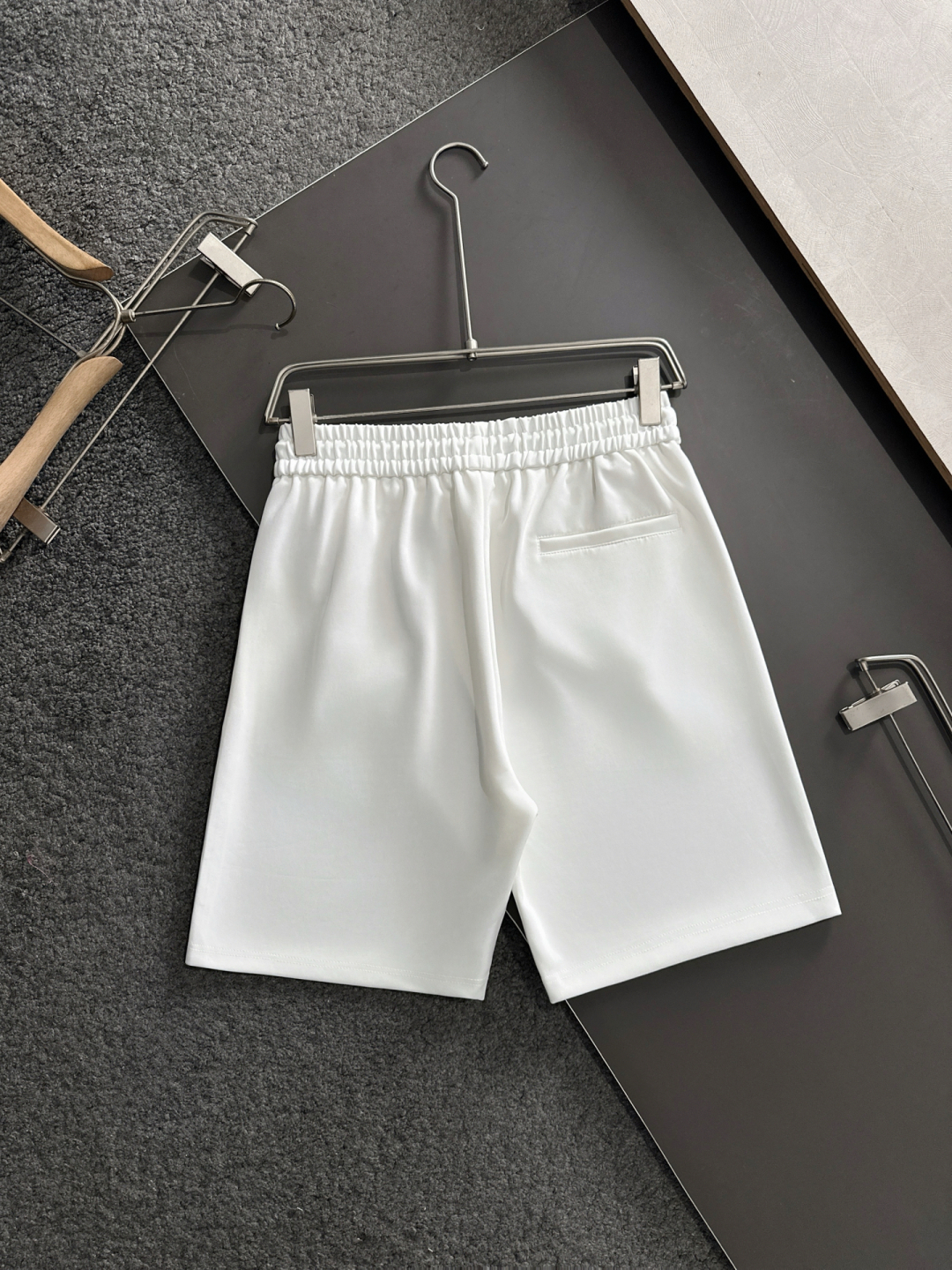 “PRAD 25SS Summer Shorts: High-Bullet Tampons, Fashion Comfort, Classic Logo, Hardware Detail” - 图片 9