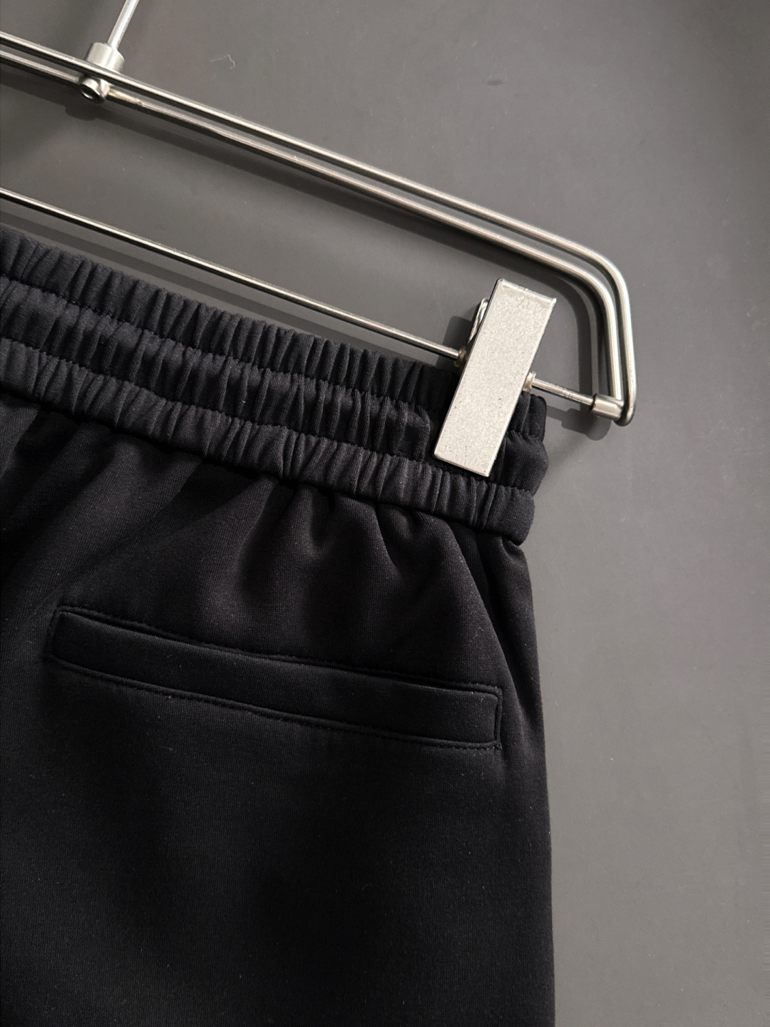 “PRAD 25SS New Summer Shorts: High-Bulleted Tampons, Classic Logo, Hardware Detail, Code M-XXXL” - 图片 8