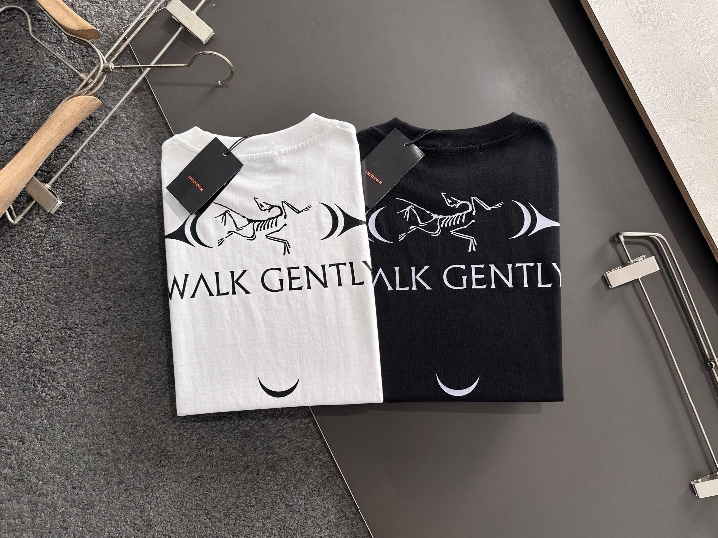 ARC 2025SS春夏最新款圆领时尚短袖T恤，官网同步，专柜纯棉面料！贴肤舒适，耐看又好穿，经典简约l