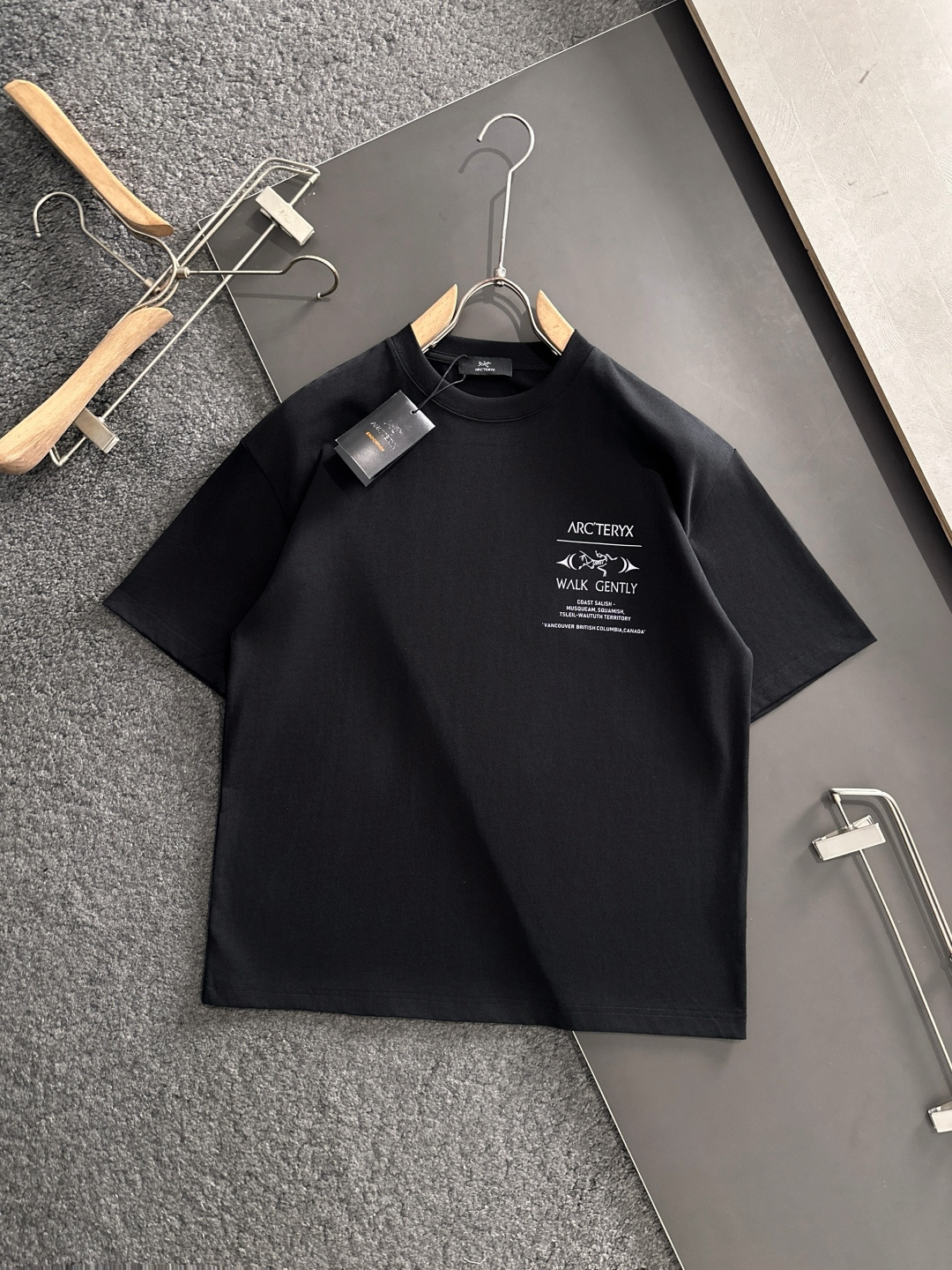 ARC 2025SS春夏最新款圆领时尚短袖T恤，官网同步，专柜纯棉面料！贴肤舒适，耐看又好穿，经典简约l