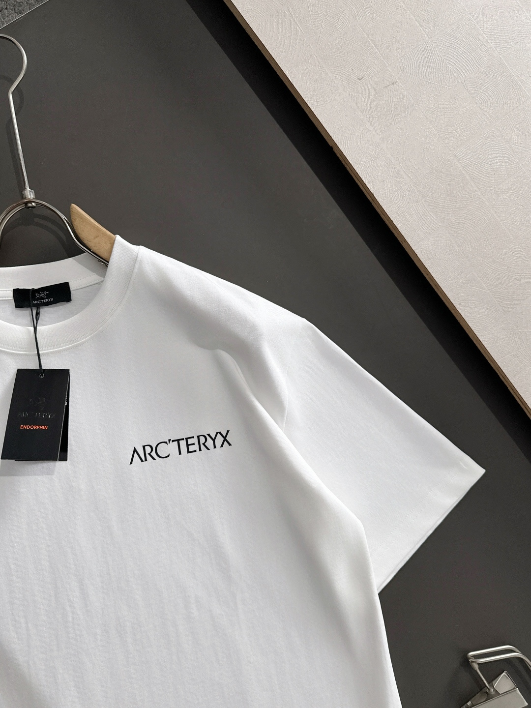 ARC 2025SS春夏最新款圆领时尚短袖T恤，官网同步，专柜纯棉面料！贴肤舒适，耐看又好穿，经典简约l