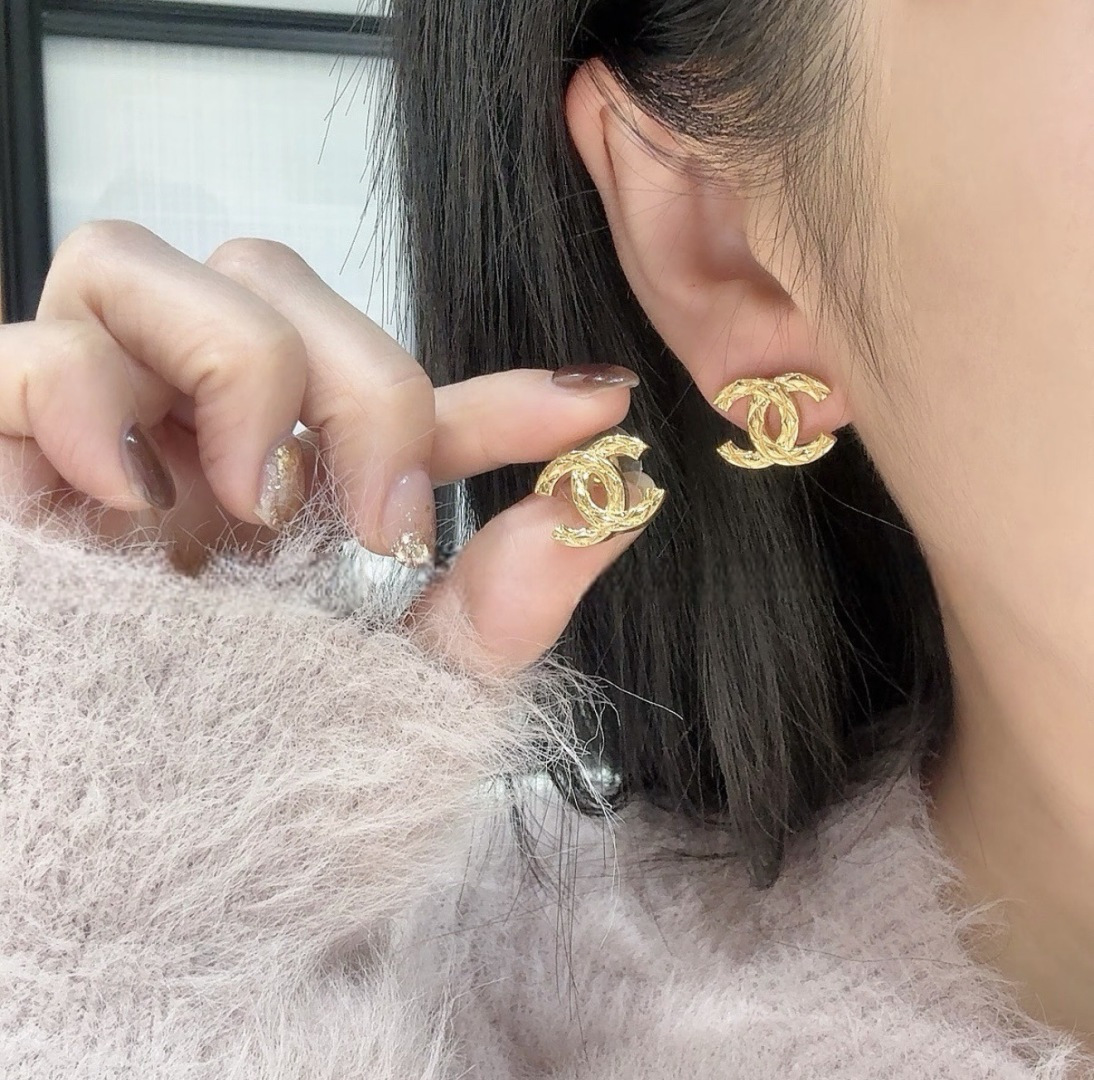 Chanel 高品质 细节如图 香金菱格双c耳钉Z 4500
