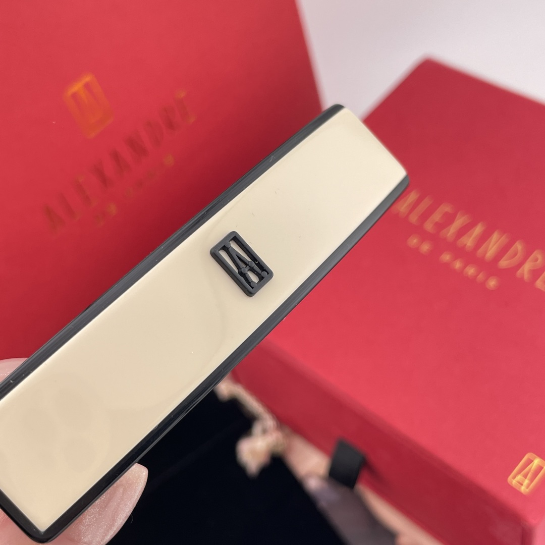 【【亚历山大撞色一字发夹】百搭ins风！黑色，米色两色可选，！以极简线条演绎法式优雅，用经典配色复刻低调