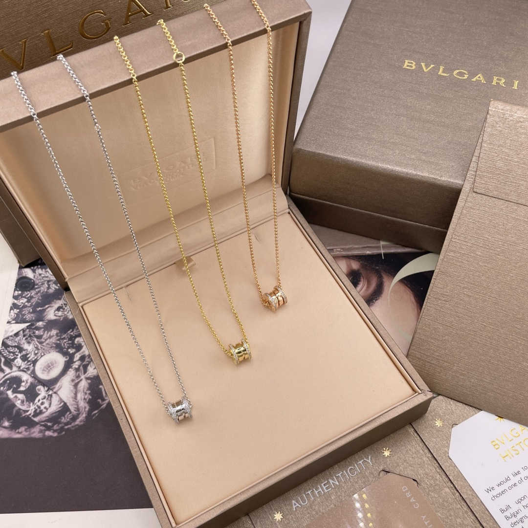 NO:857410,88260 [Bao mini elastic edged stone necklace] Z, the latest mini size!  Beautiful!  Zhang Yuanying, Jolin Tsai, Ye Shuhua, Zhang Linghe's same style is coming!  Three colors: gold, rose gold and silver!  The original packaging of our Seiko version pictures needs to be purchased separately for an additional fee!  B-Zero stretch diamond necklace, an aesthetic classic, has the same ZP elasticity, and is electroplated with an ultra-thick 18K gold layer to preserve the color to the greatest extent. The details are based on the Z without diamonds and strive to restore the original flavor of ZP to the greatest extent. It can be said that the appearance can reach 90% of ZP real gold and real diamonds, and it can already kill countless low-end products on the market [wit] Welcome to place an order with Pk, necklace, Cartier high-end jewelry1986090988260【宝mini弹力有边石项链】Z ,最新mini尺寸！绝美！张元英,蔡依林,叶舒华,张凌赫同款火爆来袭！金色,玫瑰金,银色三个颜色！我们家精工版本图片原包装需加钱另购！B-Zero弹力带钻项链,美学的经典之作,一致ZP有弹力的,电镀超厚的18K金层,最大程度的做到保色,细节根据不带钻的Z最大程度努力还原ZP的原汁原味,可以说,外观能达到ZP真金真钻的90,已经可以秒杀市面无数low版货[机智]欢迎Pk下单,,necklace,卡迪亚高端饰品,Jewelry
