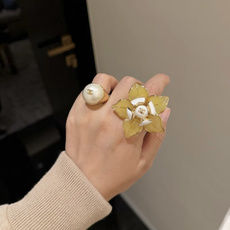 【】 🌼 【】 🌼