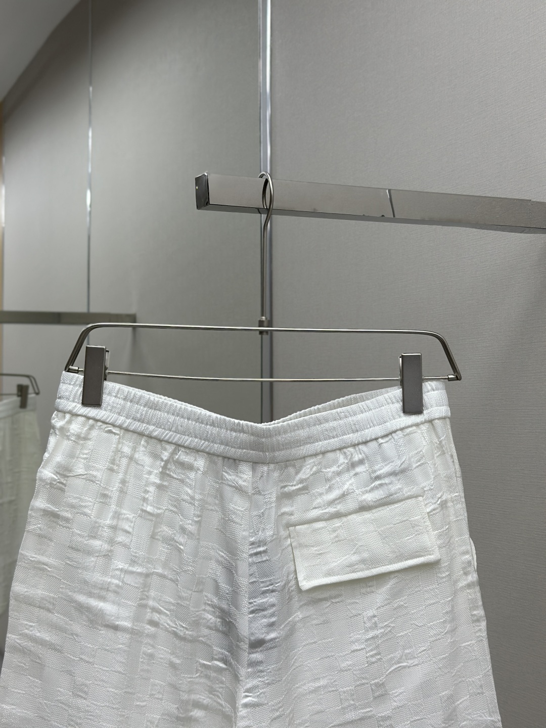 LV Rhinestone Mark Cotton Shorts for Stylish Summer Outfits - 图片 8