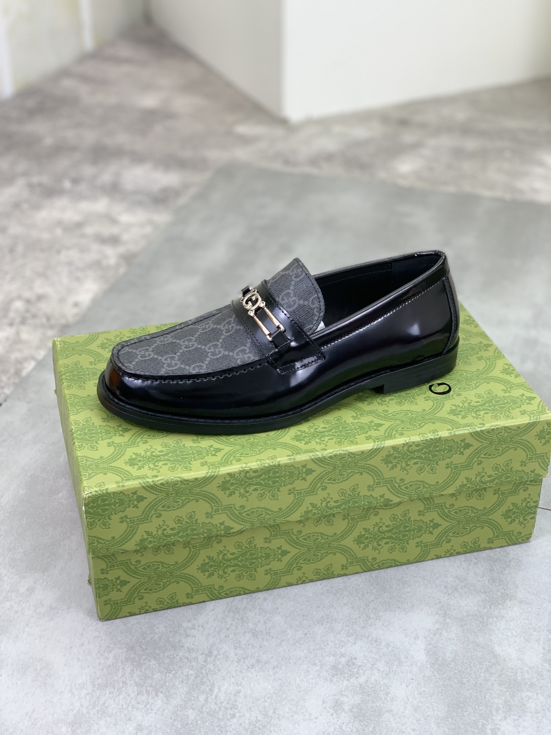 Gucci Men's Formal Business Leather Shoes With Metal Buckle 5 cmp i1741713722178 8907 0 3