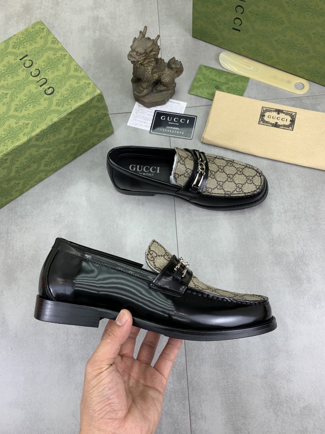 Gucci Men's Dress Loafers in Leather with Iconic GG Pattern and Metal Buckle 7 cmp i1741713730136 3951 0 5