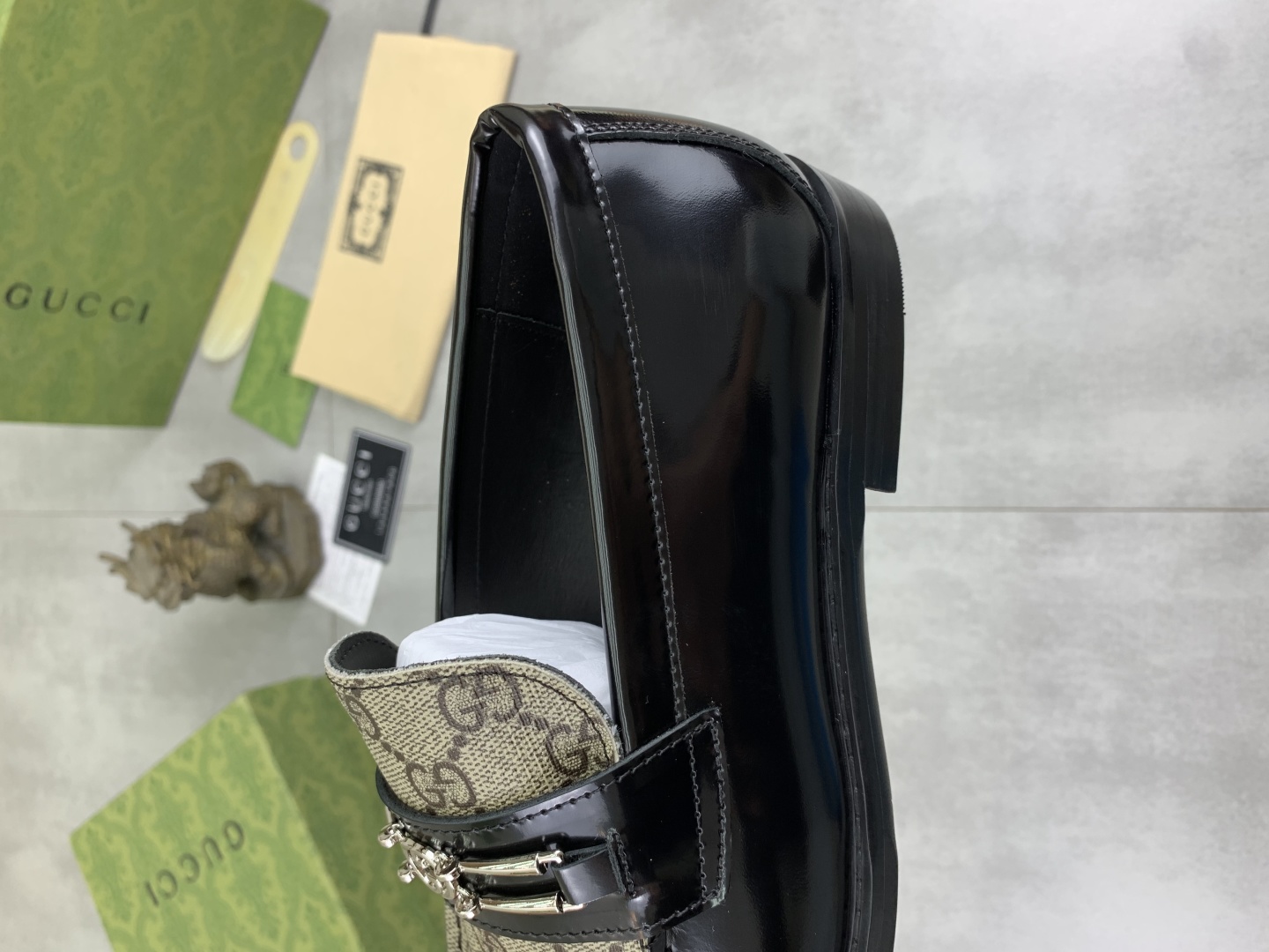Gucci Men's Dress Loafers in Leather with Iconic GG Pattern and Metal Buckle 8 cmp i1741713738110 1955 0 6