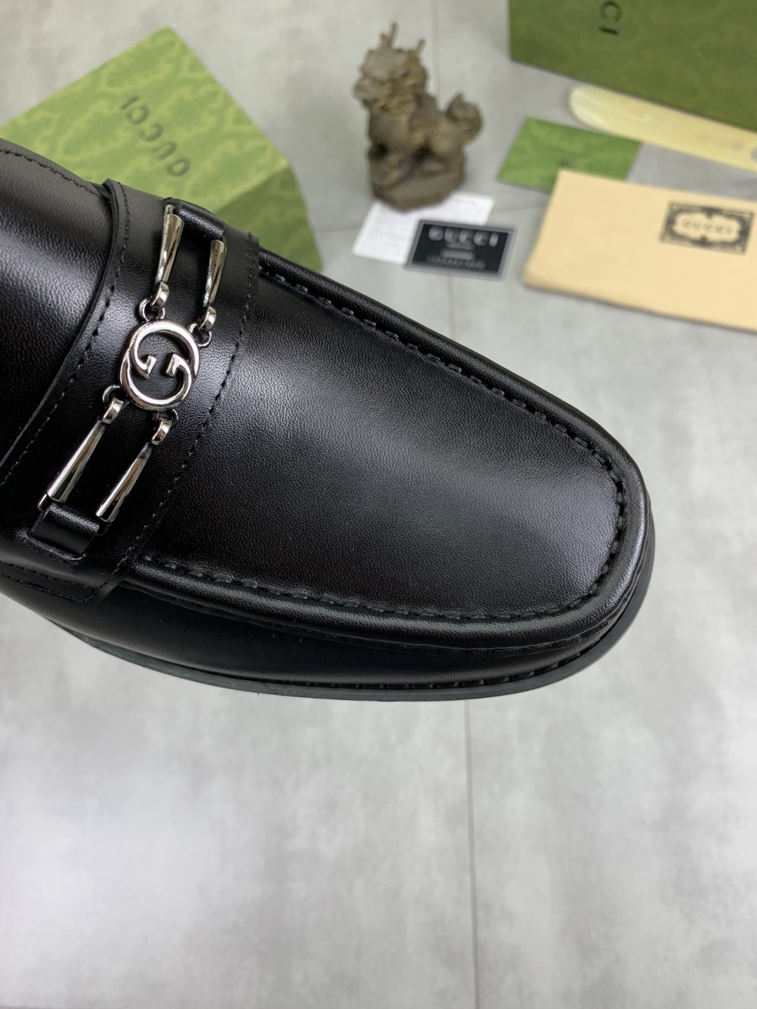 Gucci Men's Formal Business Leather Shoes with Metal Buckle Detail 6 cmp i1741713901779 6914 0 4