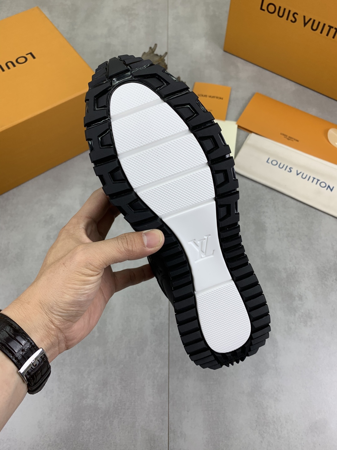 Louis Vuitton Men's Black Leather Run Away Sneakers Size 38-44 9 cmp i1741863235154 9081 0 7