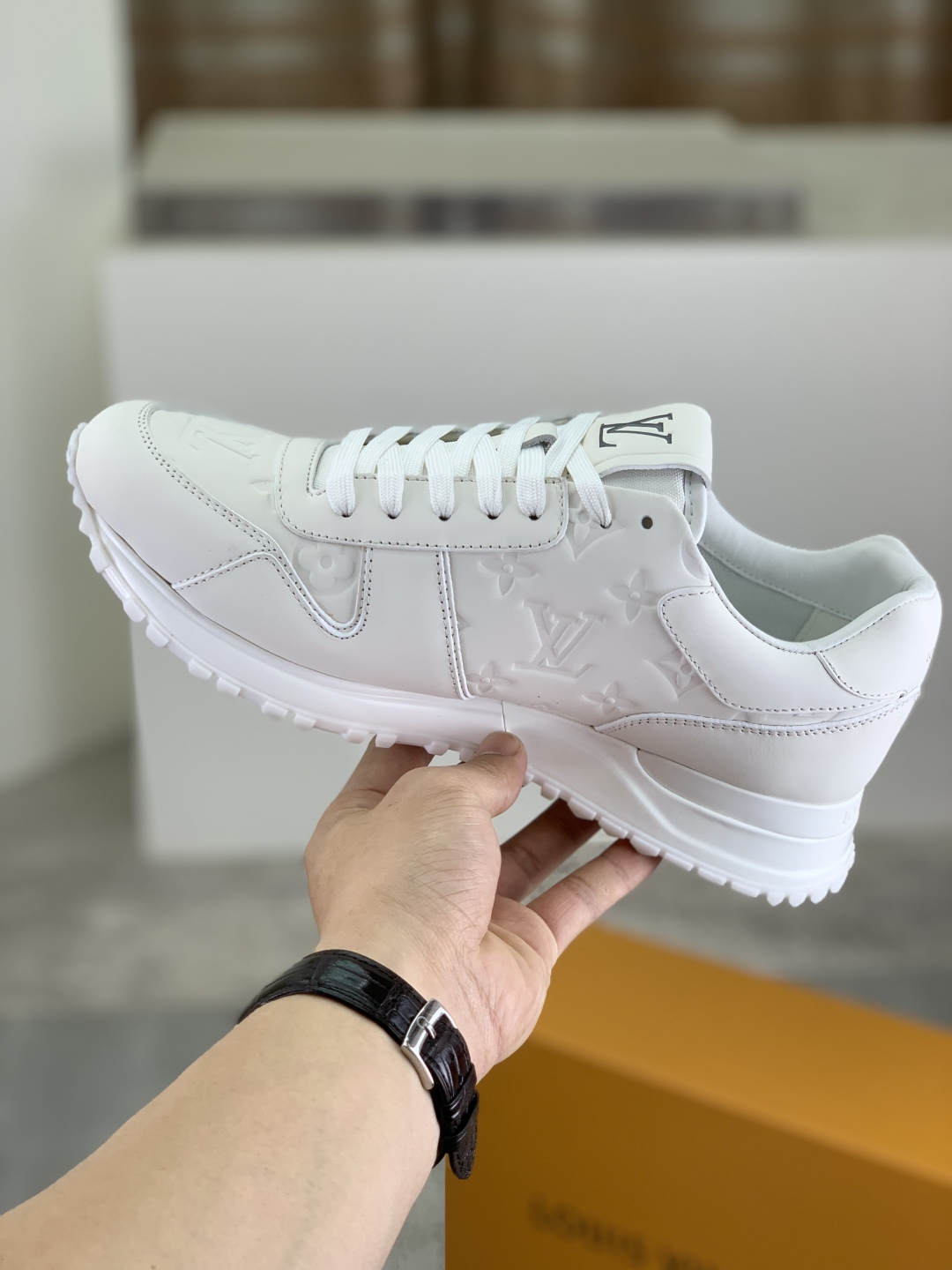 Louis Vuitton White Leather Run 55 Sneaker 7 cmp i1741863257454 9014 0 5