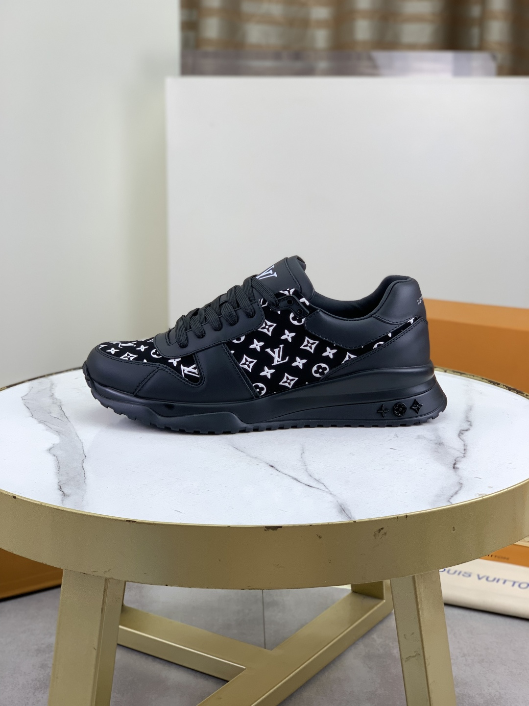 NO:680553,Actual price [LOUIS VUITTON] (original order) new LV Louis Vuitton * - top version of LV classic trendy shoes!  Made of imported original cowhide and water-dyed cowhide lining. The latest original wear-resistant TPU combination outsole!  High quality products!  Multiple colors available, code number 38-44 (45 46 customized), louis vuitton, louis vuitton, louis vuitton, cowhide19860909实价【LOUIS VUITTON）（原单）新款LV路易威登 *——顶级版本 LV经典潮鞋！选用进口原版牛皮 水染牛皮内里.最新款原版耐磨TPU组合大底！高品质精品！多款颜色可选,码数38-44（45 46定制）,,louis vuitton,louis vuitton,louis vuitton,cowhide,Men's shoes