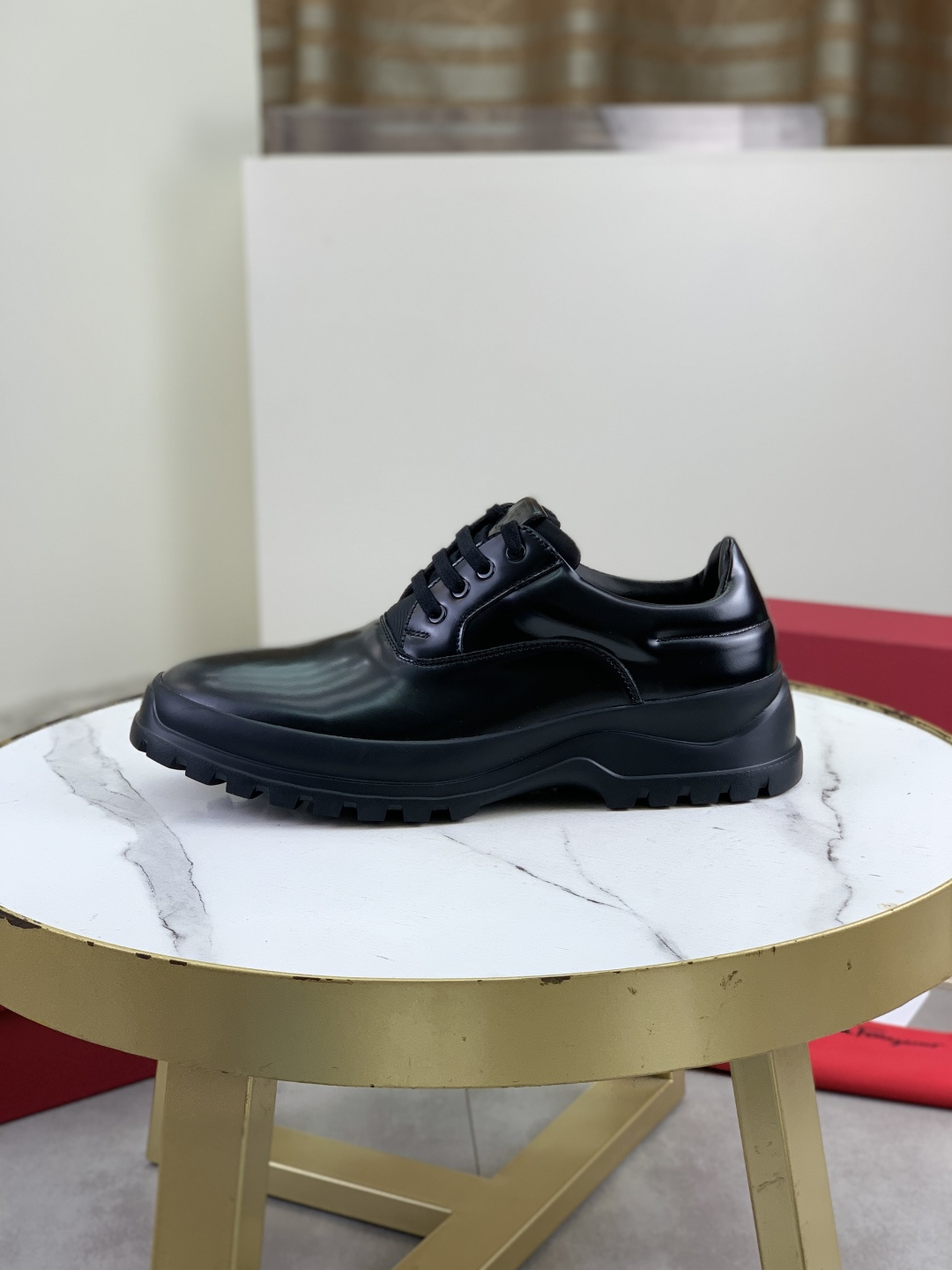 NO:621326,[Real Price] High-quality water-dyed cow lining [Salvatore Ferragamo] Ferragamo’s latest casual business leather shoes for men!  Listed simultaneously!  The fabric is made of specially imported original calfskin, and the lining is made of imported water-dyed cowhide. It is absolutely luxurious and leads the fashion trend. High-end foam outsole, with sizes 38-44 (45 and 46 can be customized), 4 colors available, louis vuitton, ferragamo, ferragamo, cowhide19860909【实价】高品质 水染牛里【Salvatore Ferragamo】菲拉格慕 男士最新款休闲商务皮鞋！同步上市！面料采用专用进口原版小牛皮,内里采用进口水染牛皮,绝对的奢华打造,引领时尚潮流.高端发泡大底,配码38-44 (45 46可以定做) 4款颜色可选,,louis vuitton,ferragamo,ferragamo,cowhide,Men's shoes