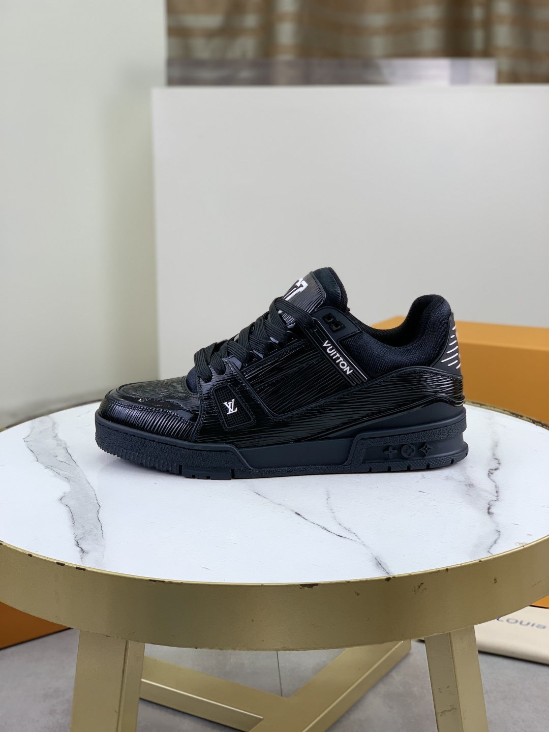 NO:745376,Actual price, top version [LOUIS VUITTON] (original order), the most popular new LV Louis Vuitton *——top version of LV classic trendy shoes!  Use imported original lining and original wear-resistant and lightweight TPU outsole!  High quality products!  3 colors available, sizes 35-39 for women and 39-45 for men,,,louis vuitton,louis vuitton,louis vuitton19860909跑量实价 顶级版本【LOUIS VUITTON）（原单）最情侣新款LV路易威登 *——顶级版本 LV经典潮鞋！选用进口原版内里.原版耐磨轻便TPU大底！高品质精品！3款颜色可选,码数女35-39 男39-45,,,louis vuitton,louis vuitton,louis vuitton,Men's shoes