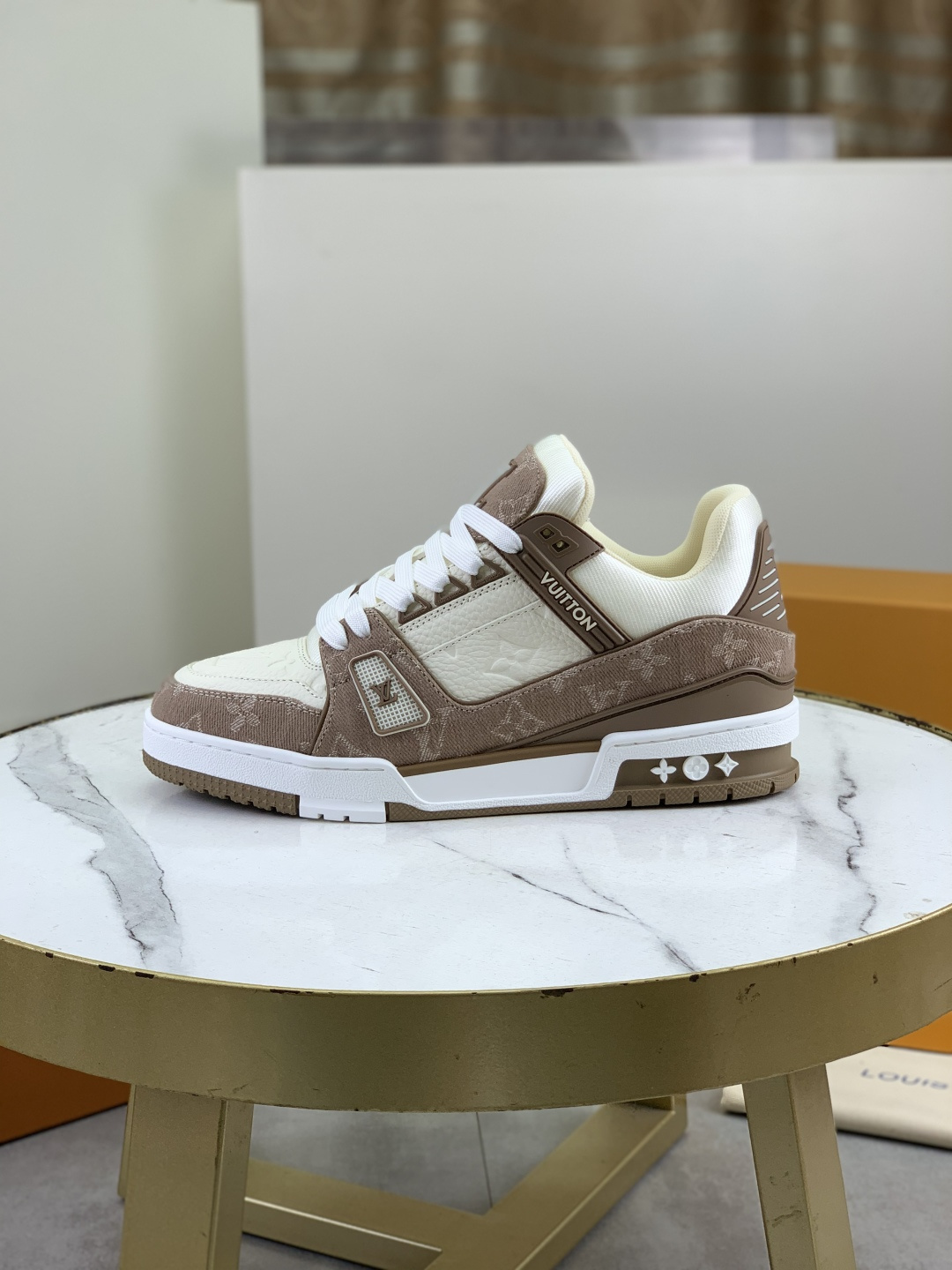 NO:745385,Actual price, top version [LOUIS VUITTON] (original order), the most popular new LV Louis Vuitton *——top version of LV classic trendy shoes!  Use imported original lining and original wear-resistant and lightweight TPU outsole!  High quality products!  3 colors available, sizes 35-39 for women and 39-45 for men,,,louis vuitton,louis vuitton,louis vuitton19860909跑量实价 顶级版本【LOUIS VUITTON）（原单）最情侣新款LV路易威登 *——顶级版本 LV经典潮鞋！选用进口原版内里.原版耐磨轻便TPU大底！高品质精品！3款颜色可选,码数女35-39 男39-45,,,louis vuitton,louis vuitton,louis vuitton,Men's shoes