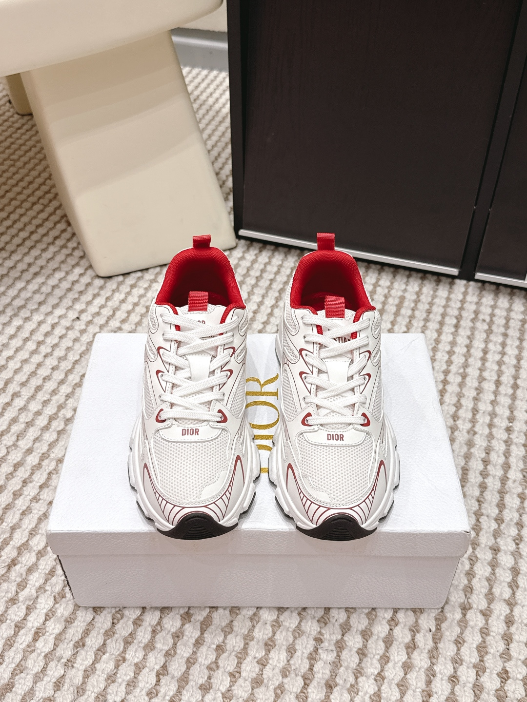 NO:724964,Purchasing agent level men's Dior Chrono new casual sports shoes running shoes dad shoes are really cool and futuristic! Really cool!  Once again interpreting Dior's concept of cool fashion, the lucky star will bless you with good luck. The new EVA sole is super light and super soft! A perfect replica of the original!  Fully matched material and mold!  !  Size 35-45 (female 40, male 45 custom-made), dad shoes, dior, dior, sneakers19860909代购级 男 迪奥 Dior Chrono 新款休闲运动鞋跑鞋老爹鞋 真的酷毙了,未来感十足!真的好飒！ 再次演绎了迪奥酷时尚的理念,幸运星为你加持好运 全新的EVA鞋底超轻超软!原版完美复刻！全对版材质 模具！！ Size 35-45（女40.男45订做）,老爹鞋,dior,dior,sneakers,Women's Shoes