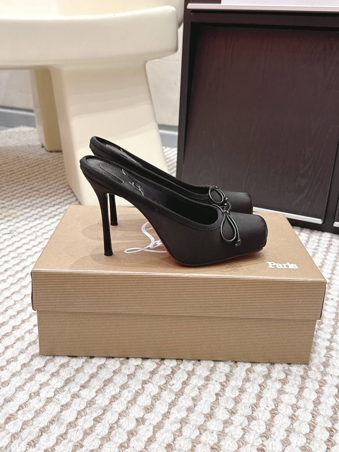 Женские сабо Christian Louboutin Follies Strass с бантом