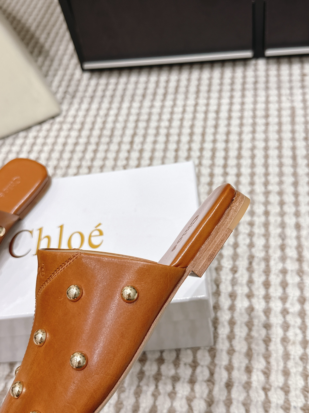 Unknown Chloé2026春夏新款 铆钉 平底 穆勒拖 乐福鞋 单鞋
