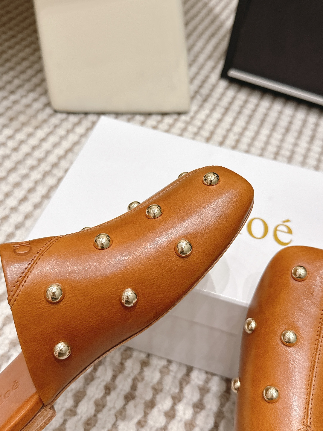Unknown Chloé2026春夏新款 铆钉 平底 穆勒拖 乐福鞋 单鞋