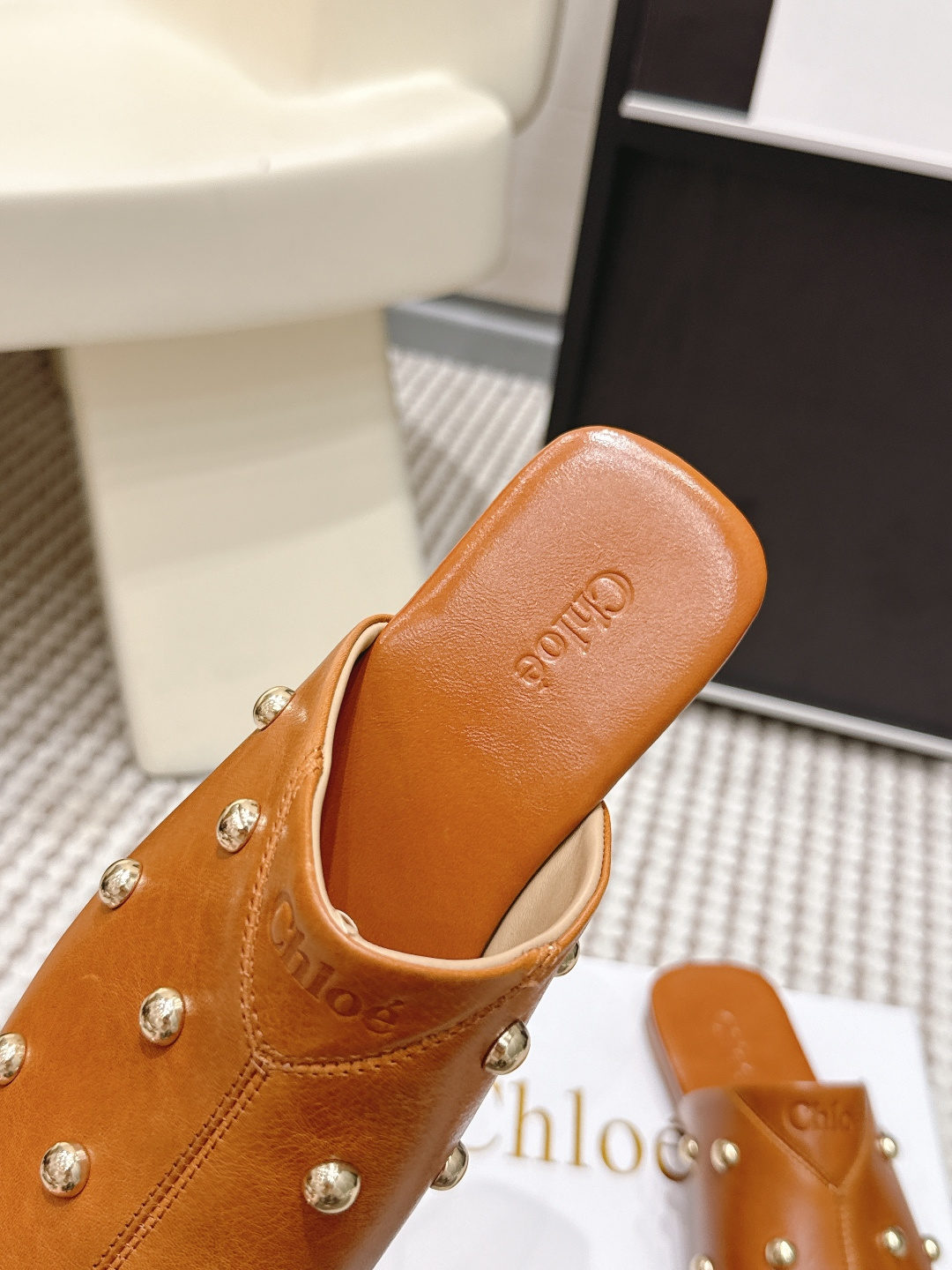 Unknown Chloé2026春夏新款 铆钉 平底 穆勒拖 乐福鞋 单鞋