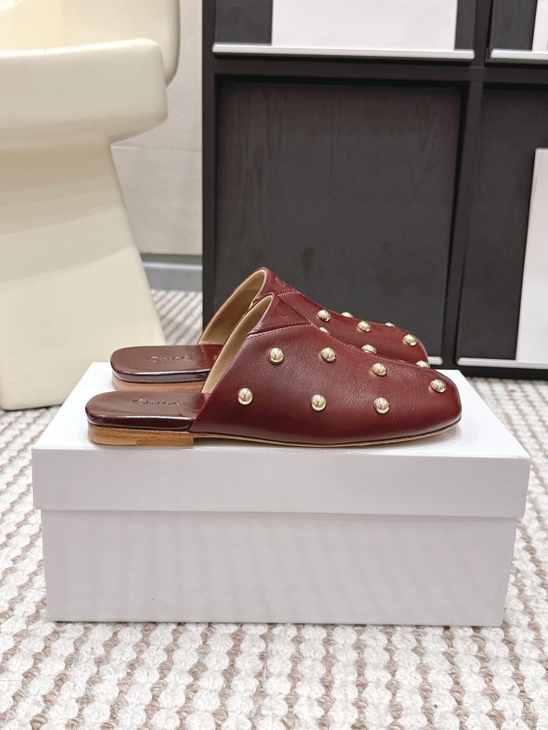 Unknown Chloé2026春夏新款 铆钉 平底 穆勒拖 乐福鞋 单鞋
