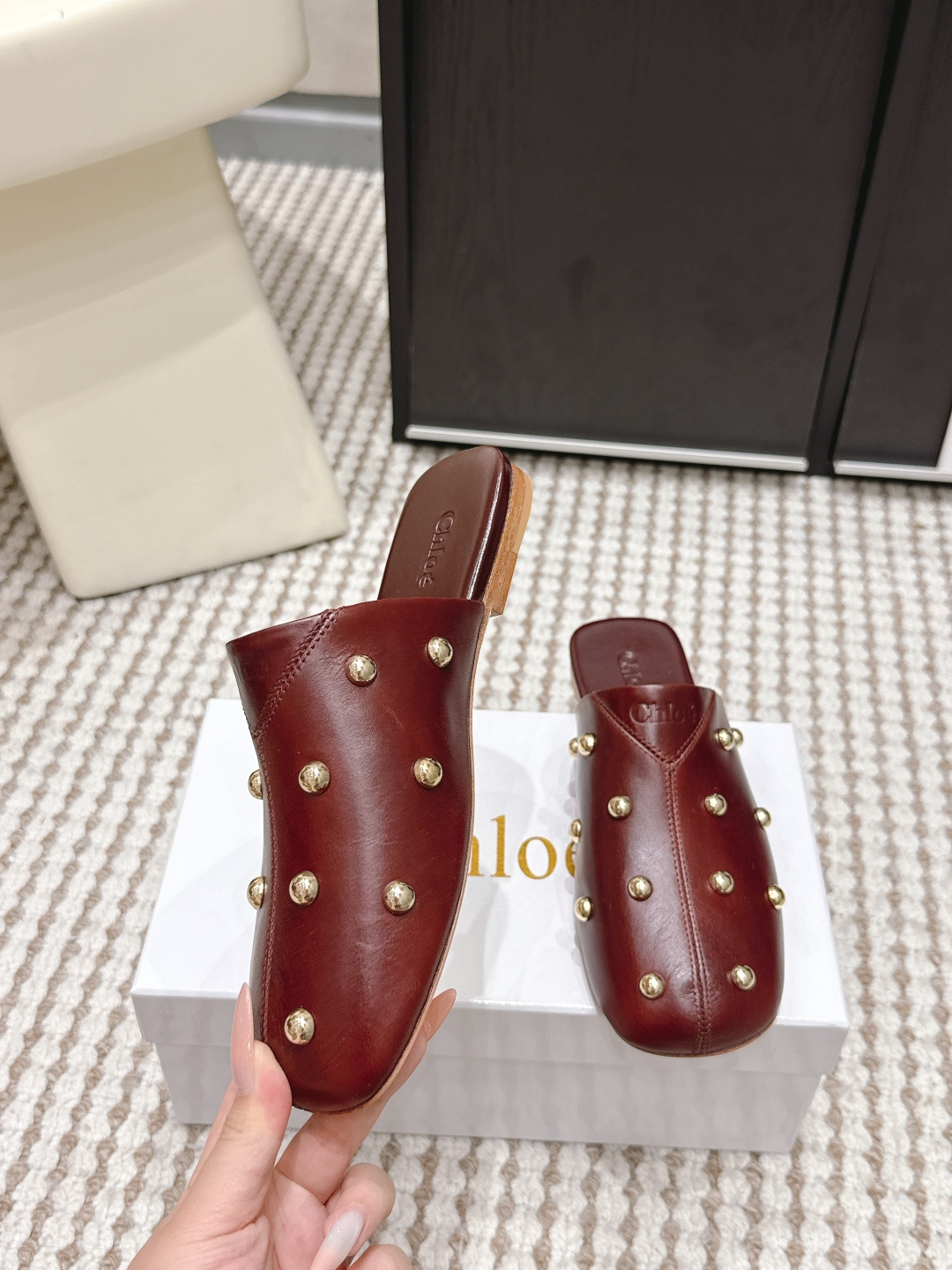 Unknown Chloé2026春夏新款 铆钉 平底 穆勒拖 乐福鞋 单鞋
