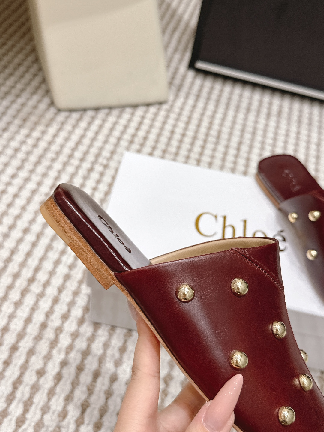 Unknown Chloé2026春夏新款 铆钉 平底 穆勒拖 乐福鞋 单鞋