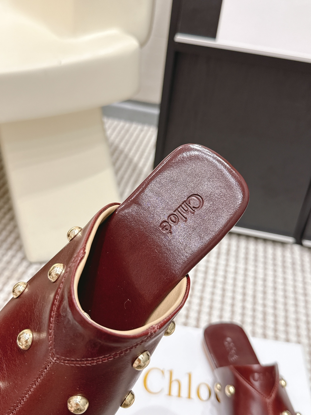 Unknown Chloé2026春夏新款 铆钉 平底 穆勒拖 乐福鞋 单鞋