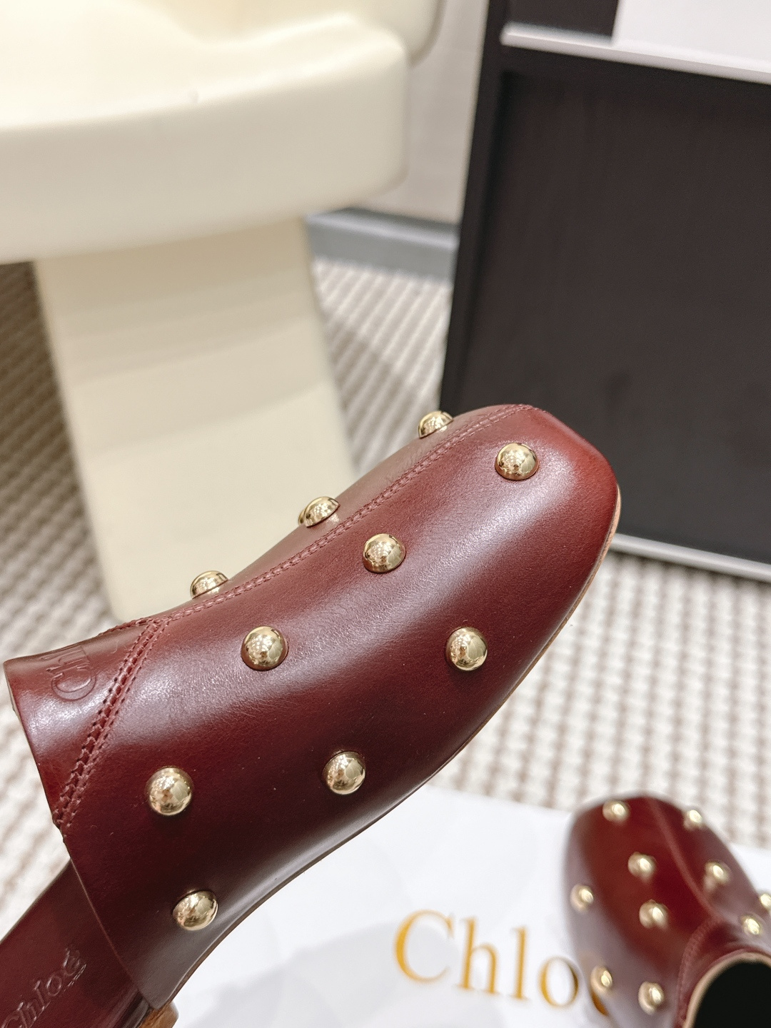 Unknown Chloé2026春夏新款 铆钉 平底 穆勒拖 乐福鞋 单鞋