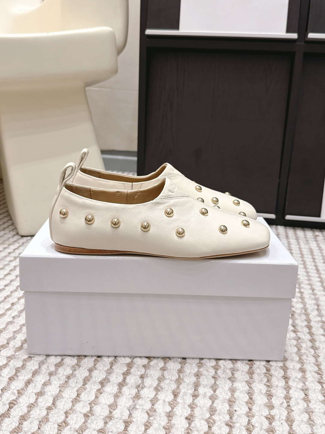 Unknown Chloé2026春夏新款 铆钉 平底 穆勒拖 乐福鞋 单鞋